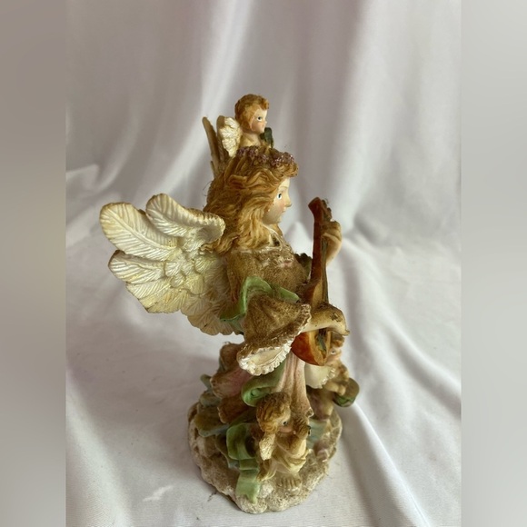 Angel Figurine with Guitar and Cherubs - Picture 6 of 9